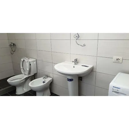 Vlora Hostel Semesterbostad *